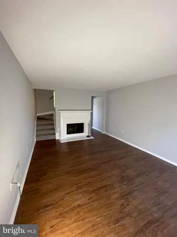 $1,950 | 2824 Chablis Circle, Unit 7, Woodbridge, VA 22192