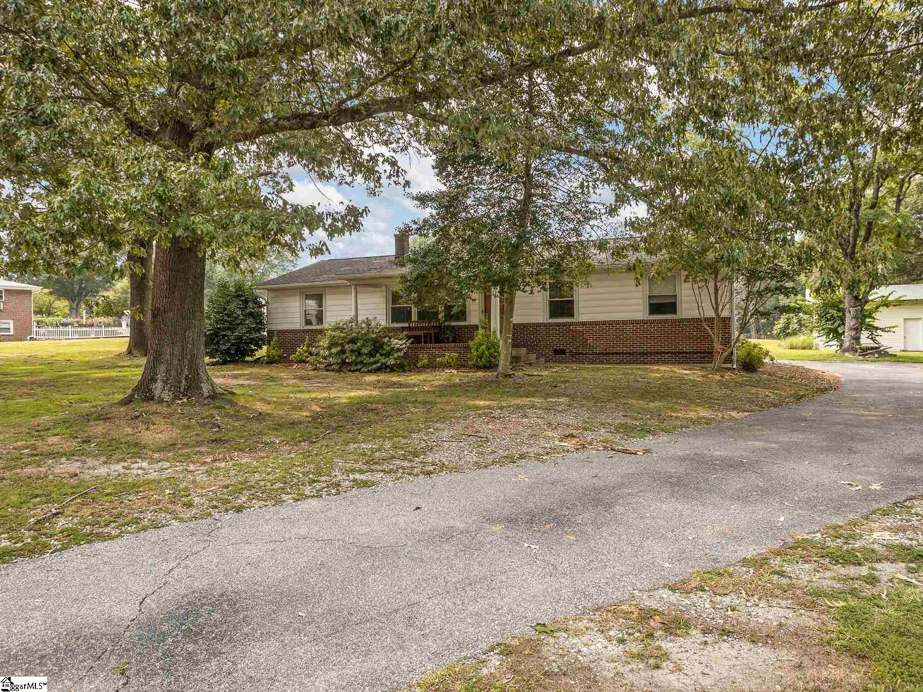 1703 East Lee Road Taylors, SC 29687 - Photo 1 of 26 Gallery Image 1