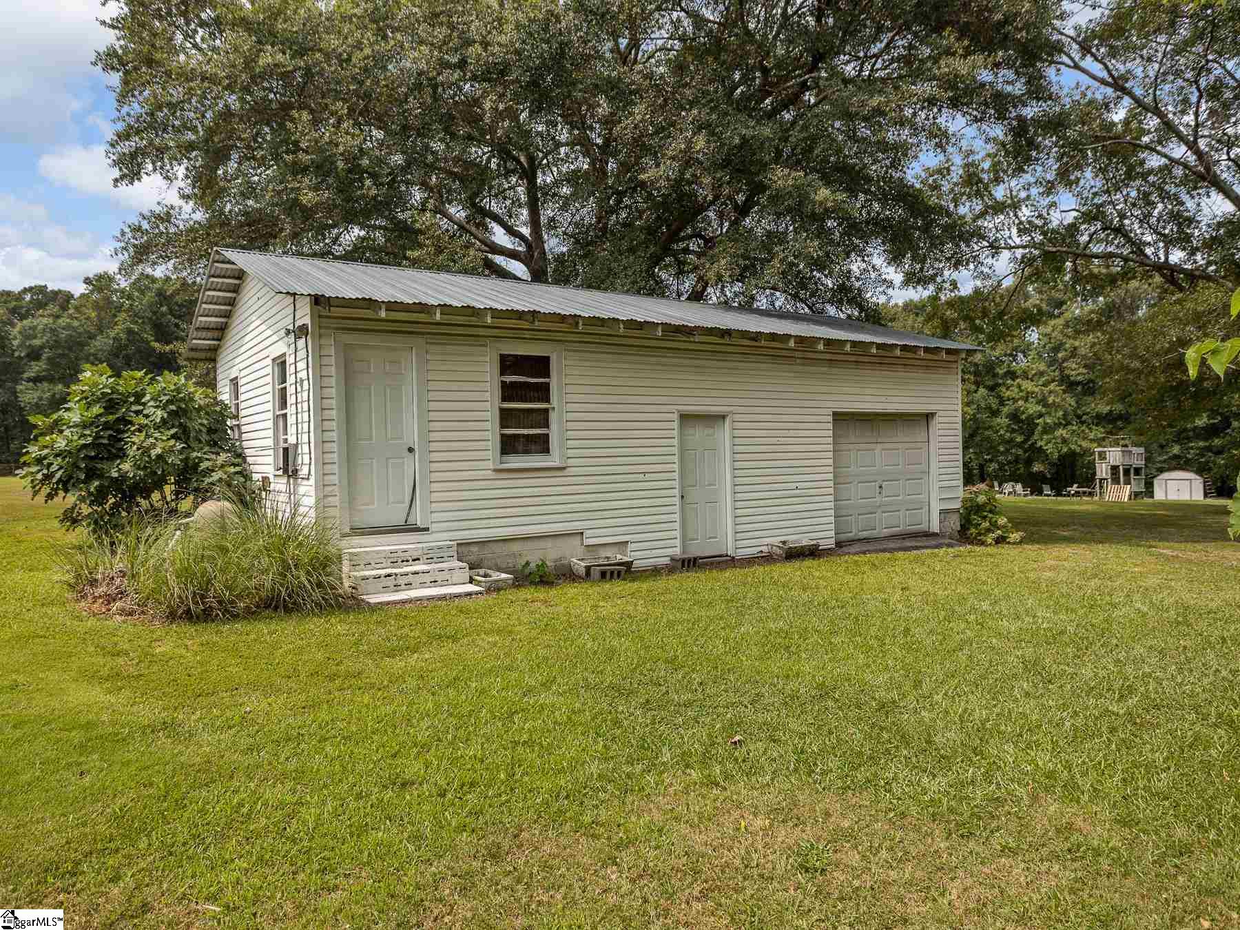 1703 East Lee Road Taylors, SC 29687 - Photo 24 of 26 Gallery Image 24