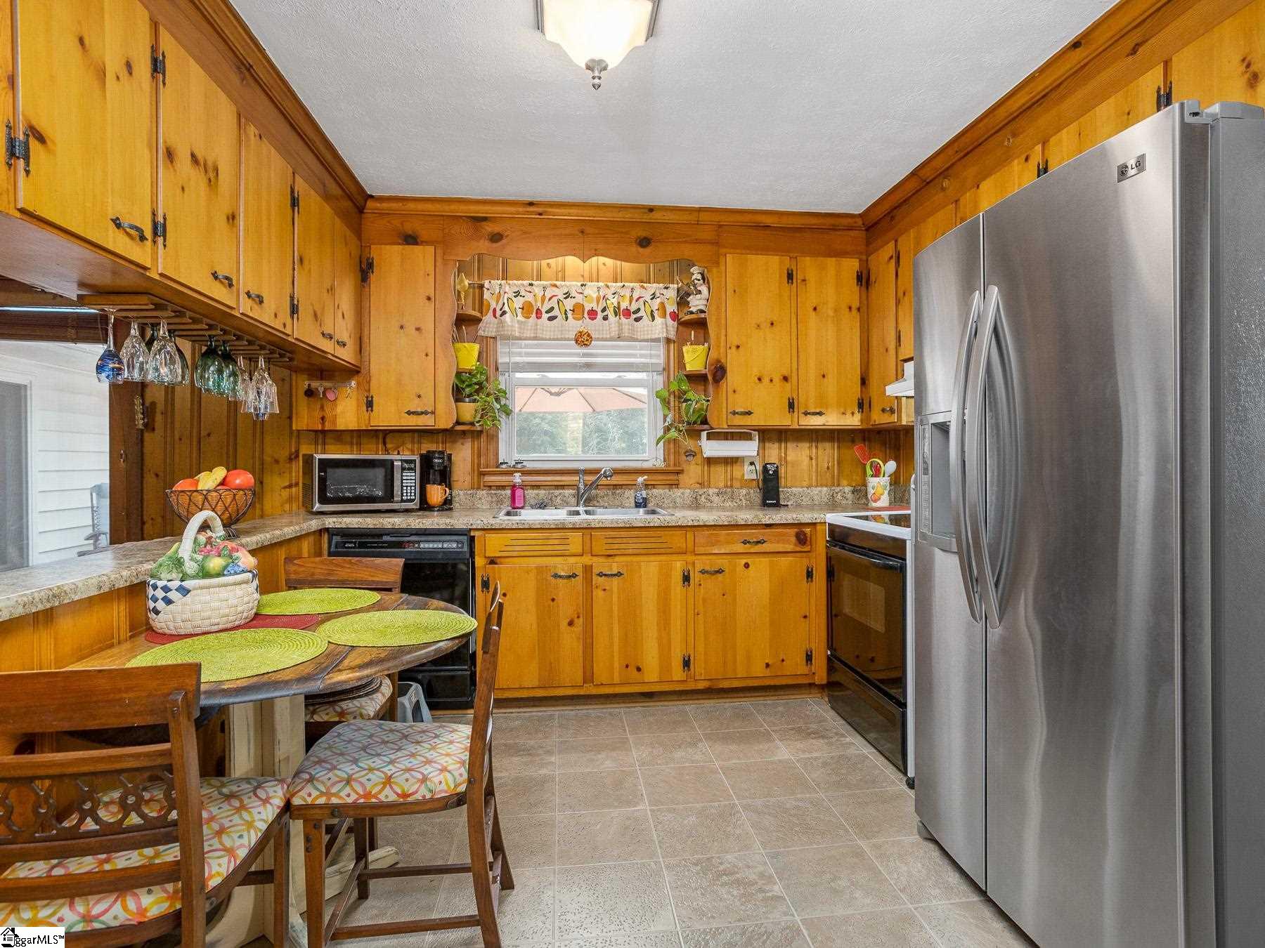 1703 East Lee Road Taylors, SC 29687 - Photo 5 of 26 Gallery Image 5