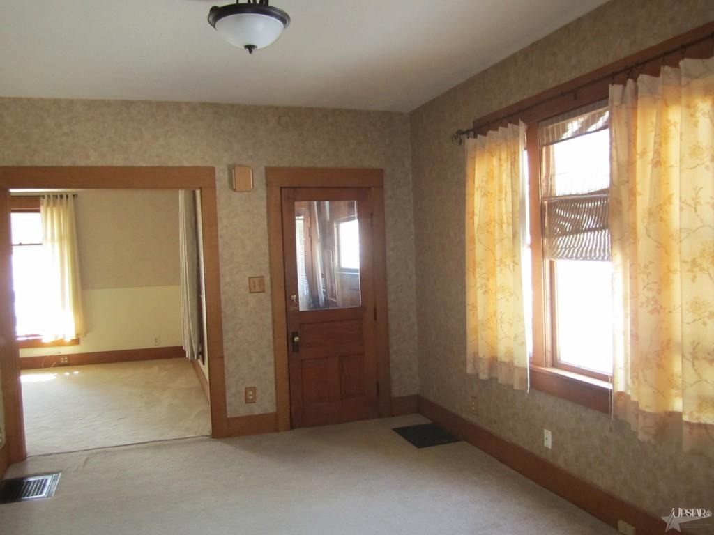 500 East King Street Garrett, IN 46738 - Photo 7 of 22