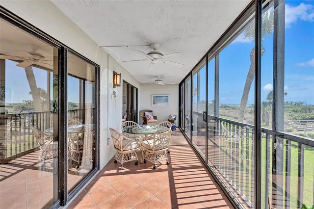 a view of a tennis court