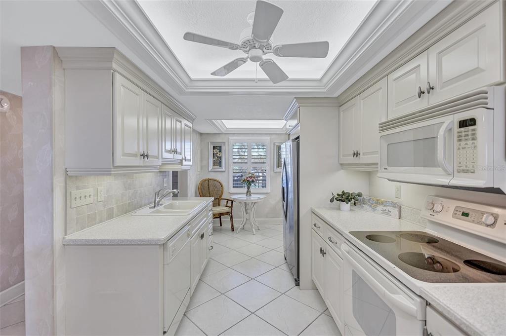 420 Beach Road, Unit 203 Sarasota, FL 34242 - Photo 30 of 91