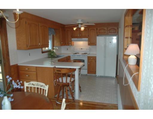 9 Ravenwood Road Peabody, MA 01960 - Photo 2 of 17 Gallery Image 2