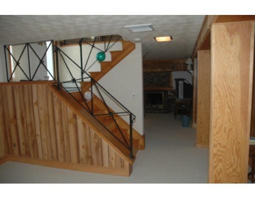 9 Ravenwood Road Peabody, MA 01960 - Photo 9 of 17 Gallery Image 9