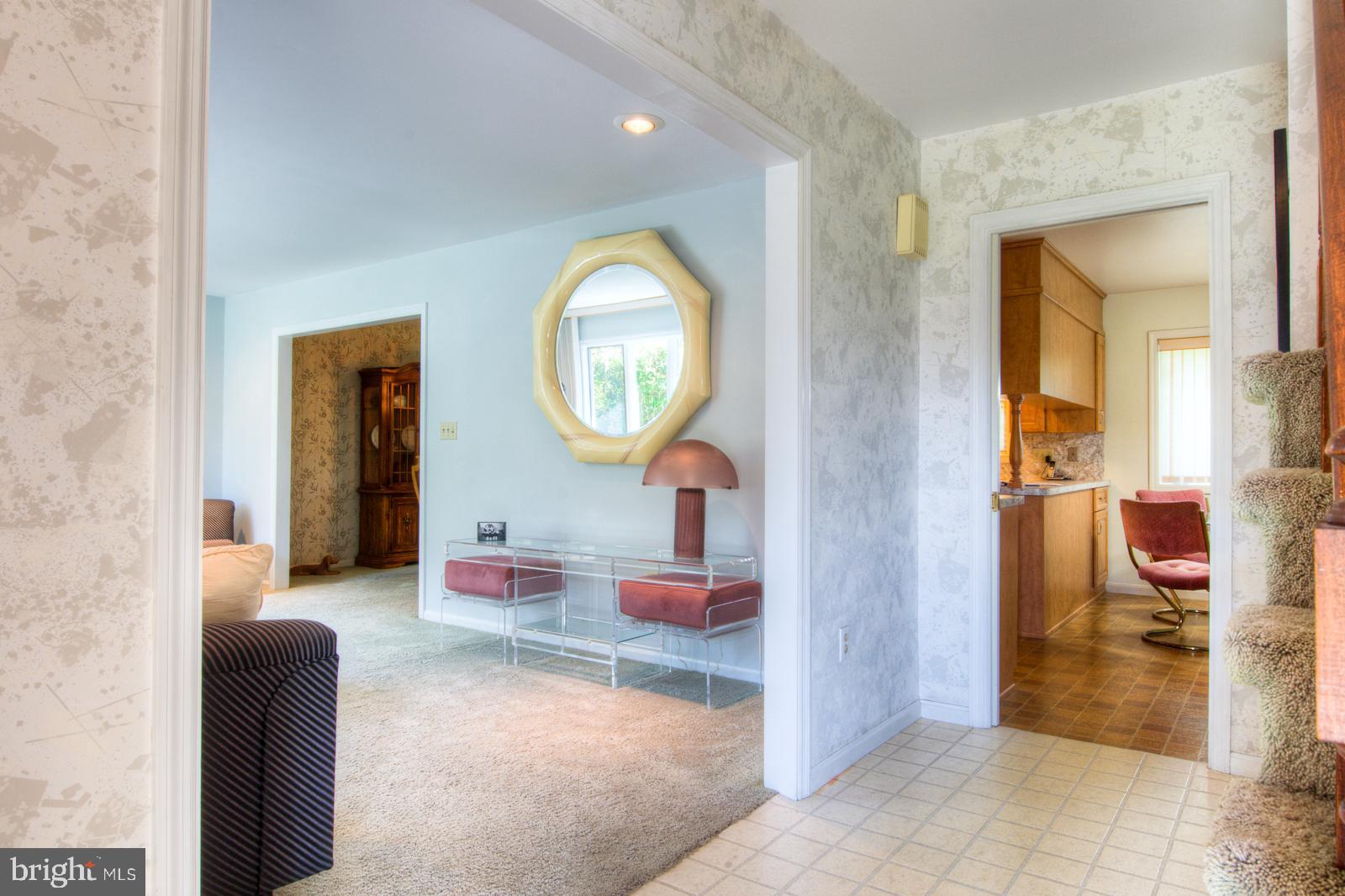 1834 North Eden Road Lancaster, PA 17601 - Photo 14 of 51 Entranceway