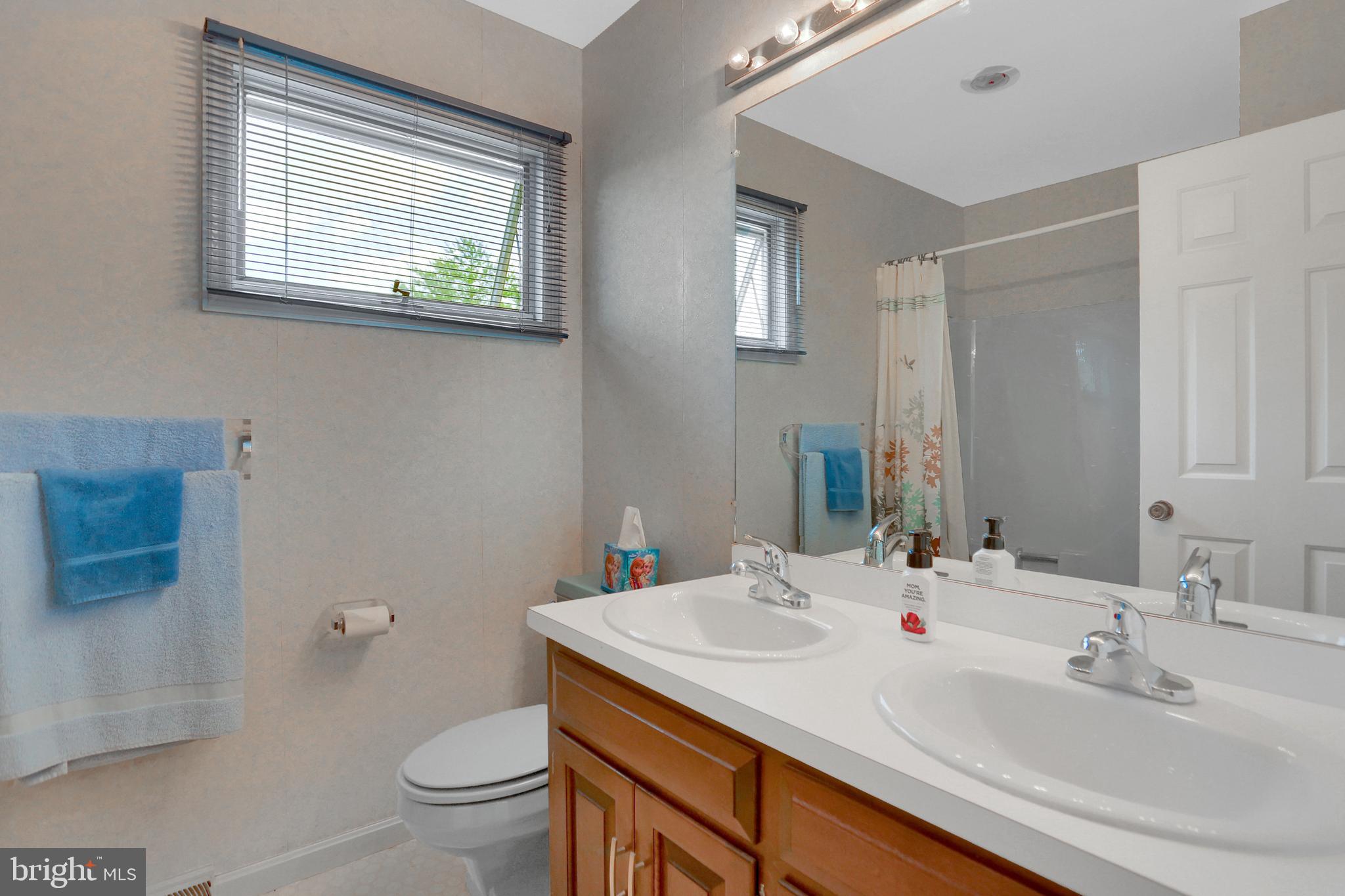 1834 North Eden Road Lancaster, PA 17601 - Photo 39 of 51 Full Bath