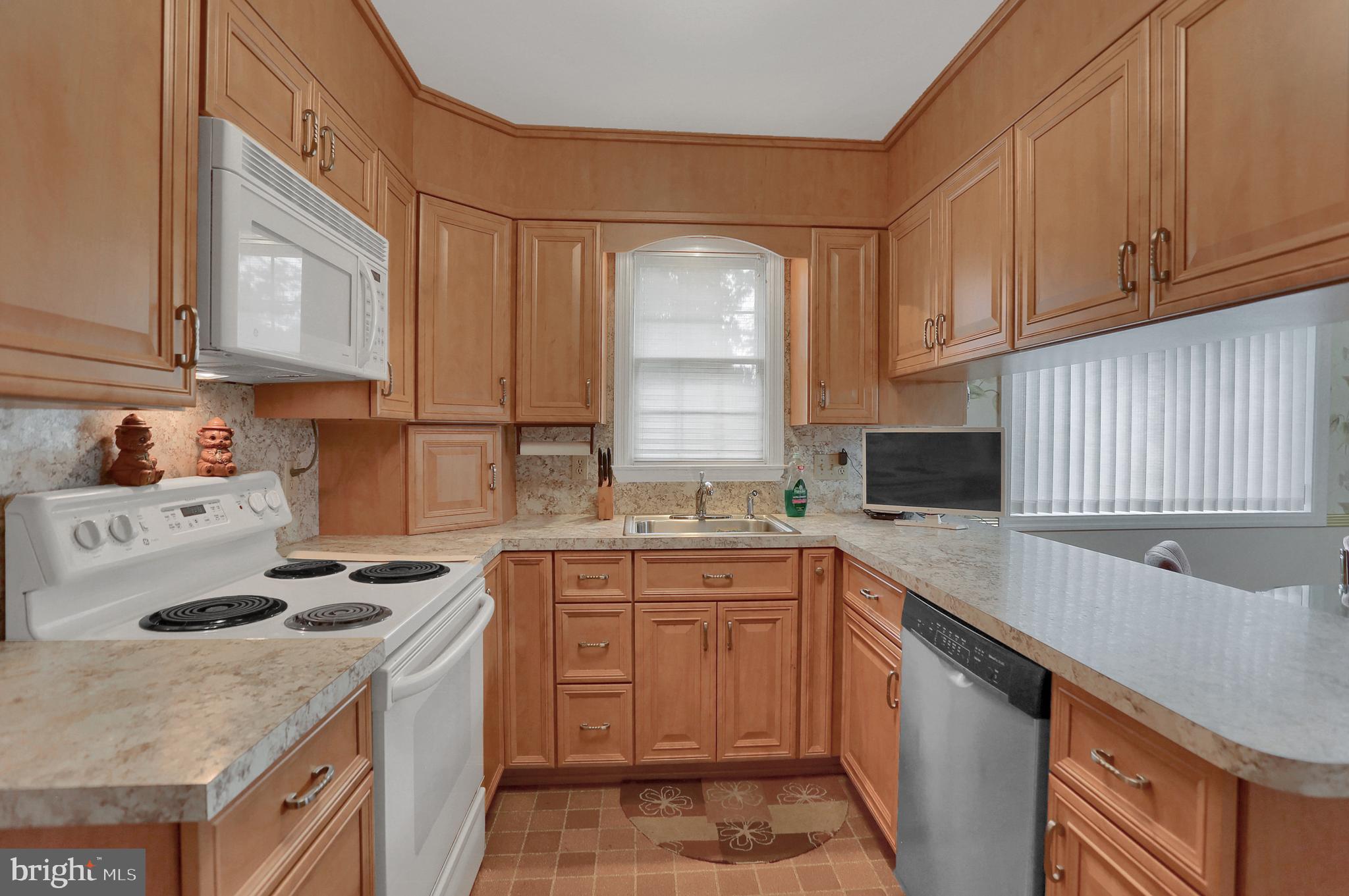 1834 North Eden Road Lancaster, PA 17601 - Photo 9 of 51 Spacious Kitchen