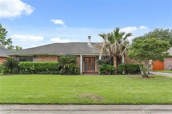 $245,000 | 22 Edgewood Drive, Destrehan, LA 70047