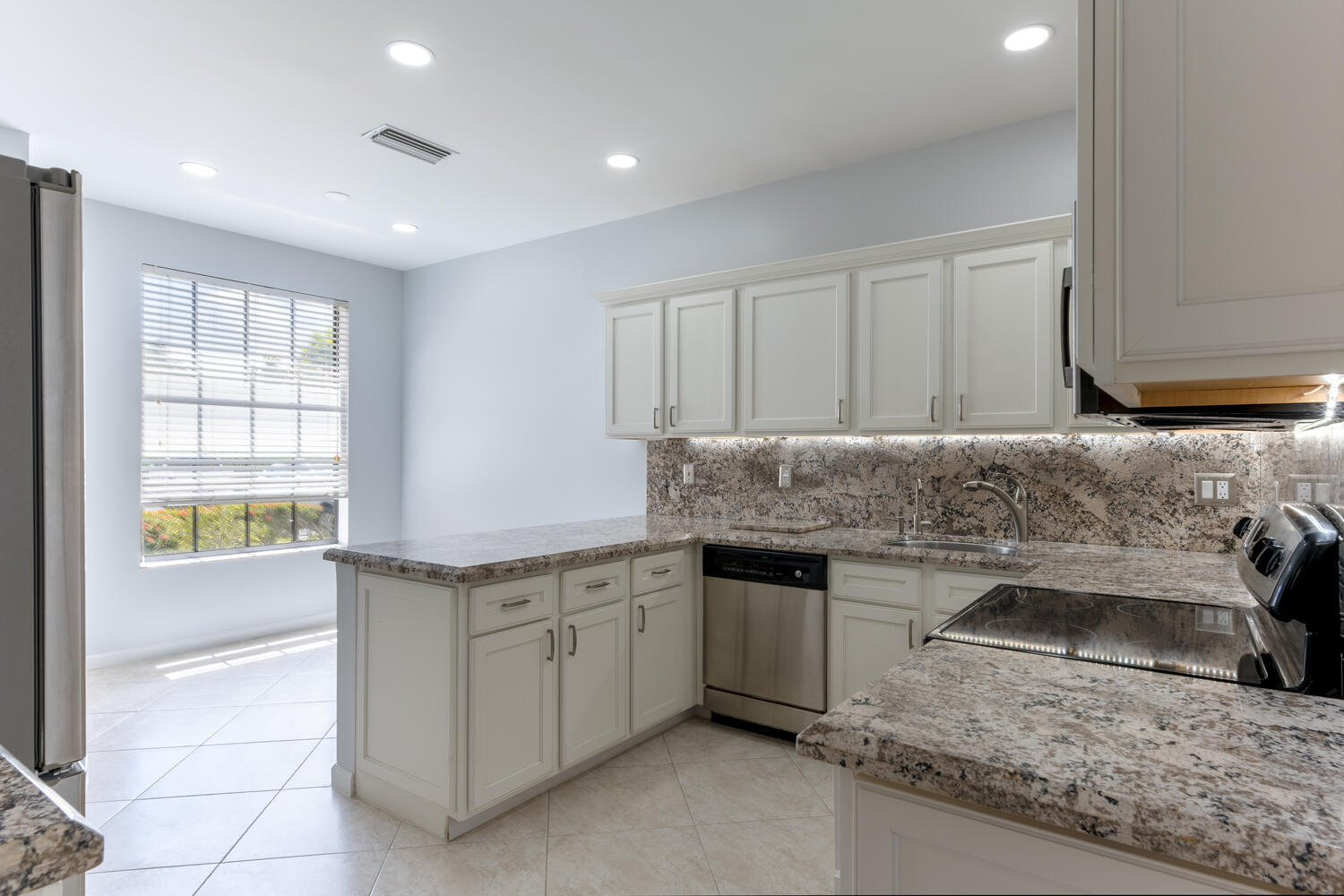 6746 Montego Bay Boulevard, Unit C Boca Raton, FL 33433 - Photo 5 of 22 6746 Montego Bay Blvd Boca-large-016-014