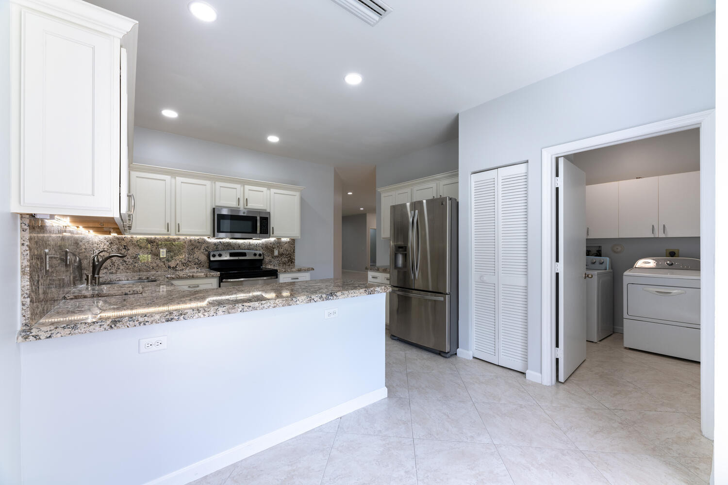 6746 Montego Bay Boulevard, Unit C Boca Raton, FL 33433 - Photo 7 of 22 6746 Montego Bay Blvd Boca-large-018-017