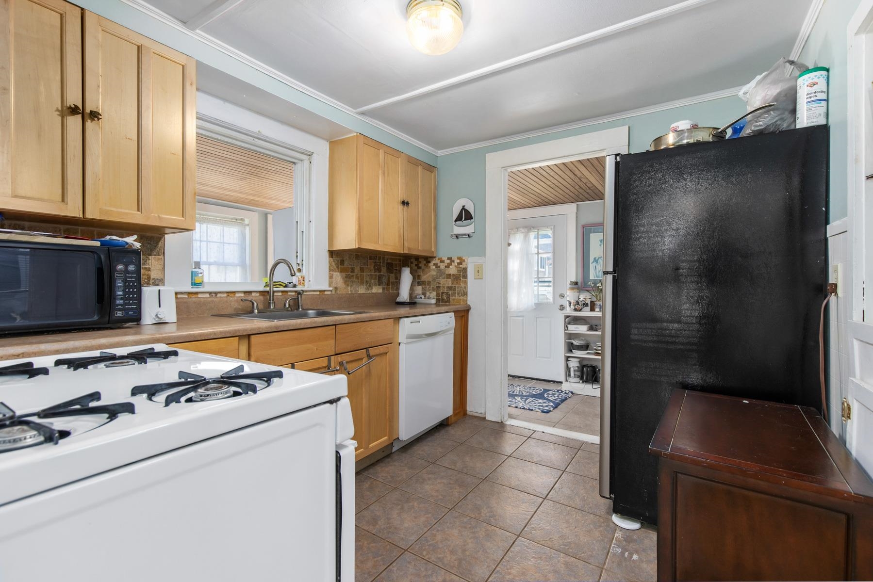 1 9th Street Hampton, NH 03842 - Photo 11 of 30