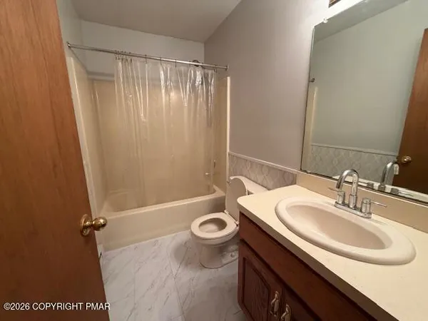 $1,700 | 2147 Milford Road, Bushkill, PA 18324