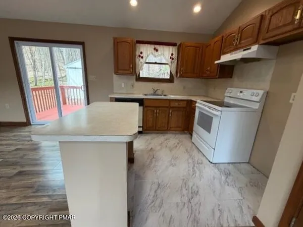 $1,700 | 2147 Milford Road, Bushkill, PA 18324