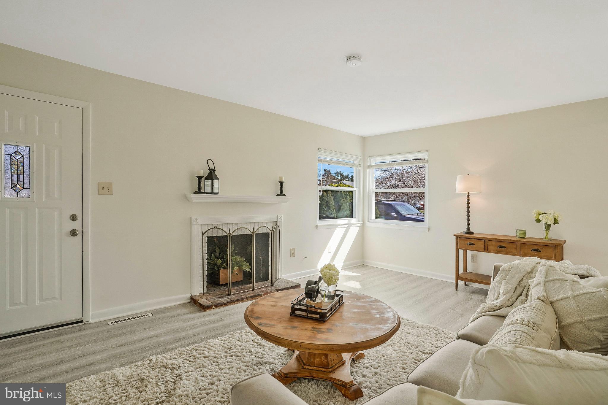 6306 Frontier Drive Springfield, VA 22150 - Photo 5 of 29 Gallery Image 5