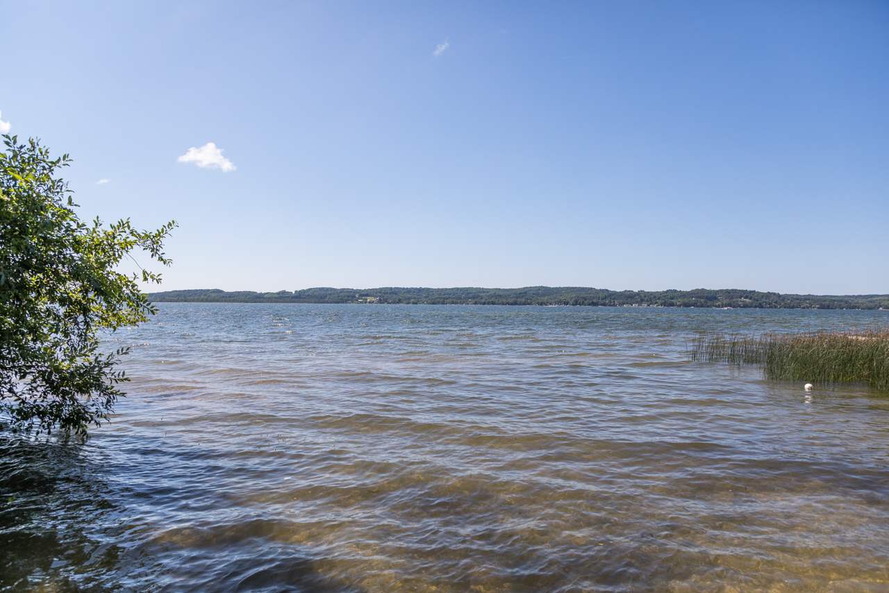 6801 East Birch Point Road Traverse City, MI 49684 - Photo 31 of 66 1881300-30.JPG