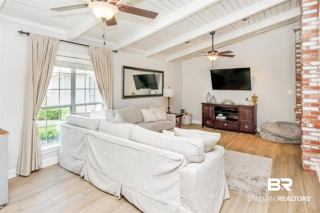 369 Gaines Avenue Mobile, AL 36609 - Photo 4 of 48