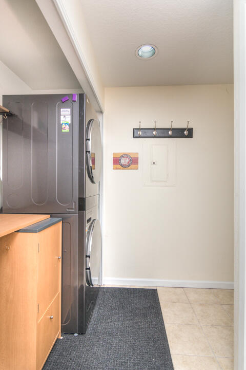 1050 Northeast Butler Market Road, Unit 17 Bend, OR 97701 - Photo 2 of 31 Butler Market Rd NE 1050 Rm17 Web (3 of