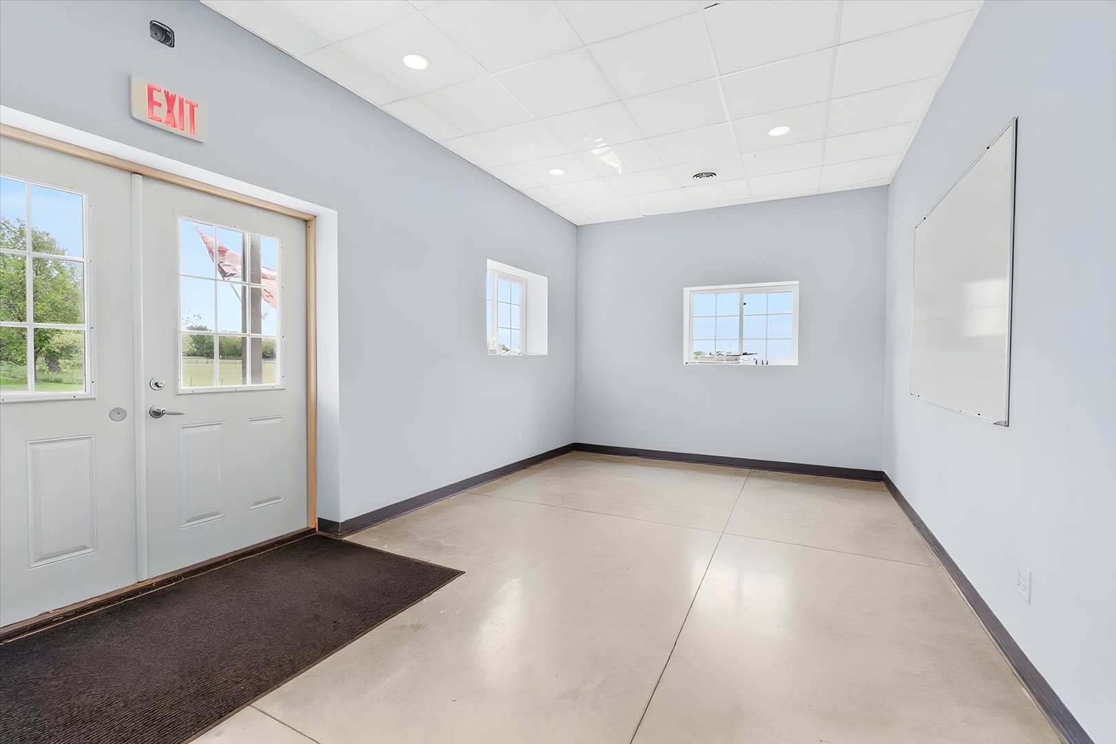 14050 Townhouse Road Newark, IL 60541 - Photo 30 of 45 a view of an empty room with a window