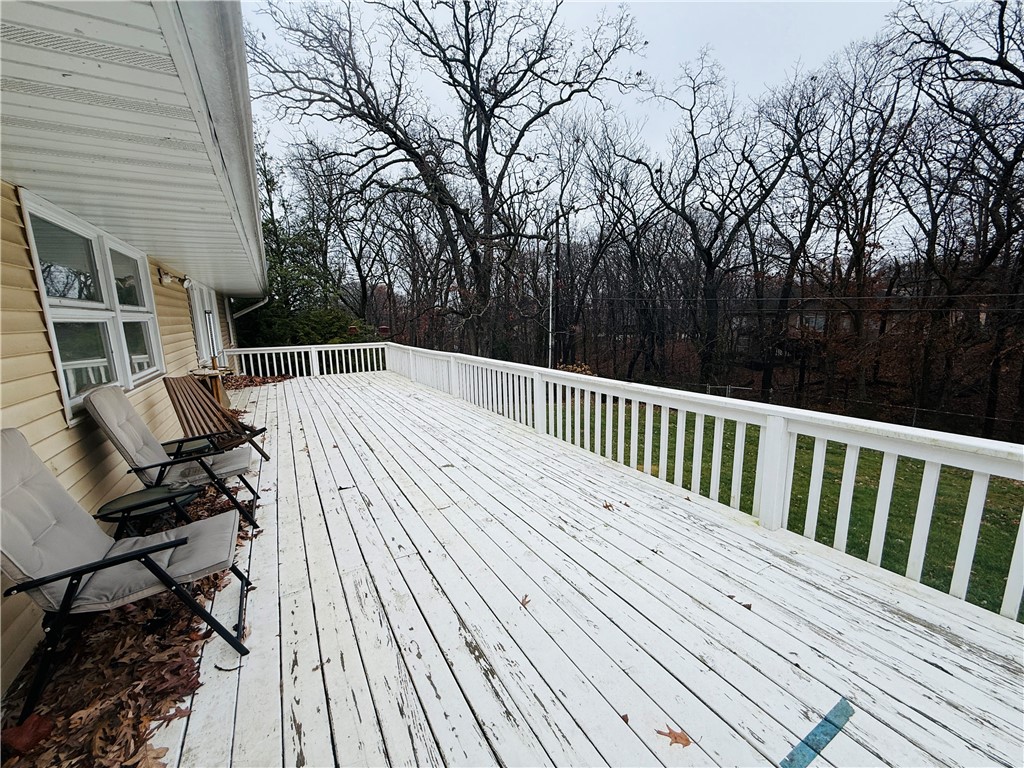 20 8th Drive Decatur, IL 62521 - Photo 28 of 40 Deck