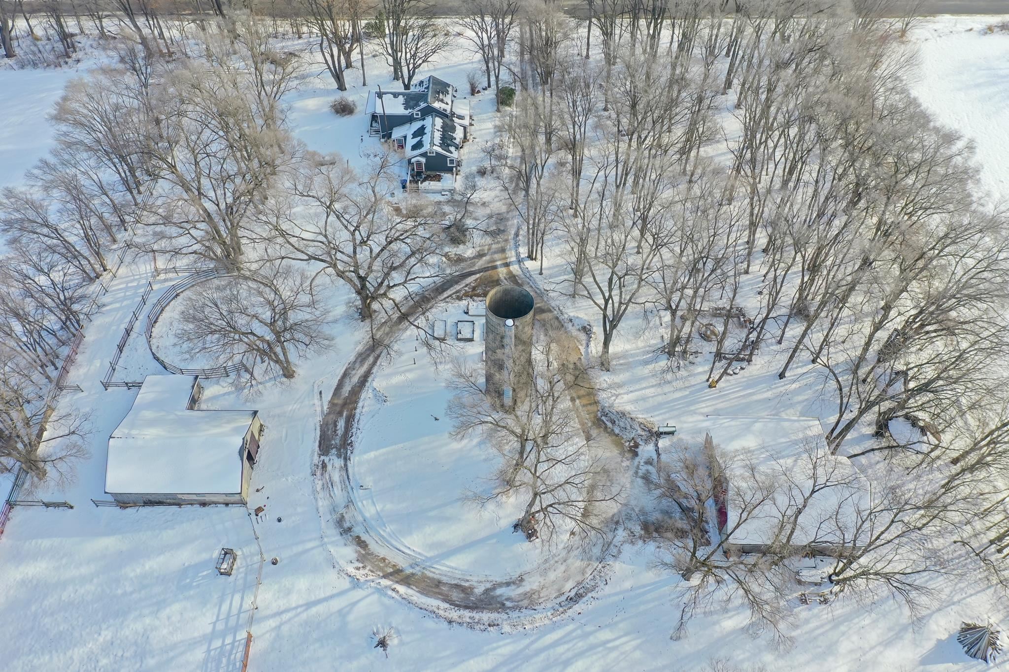 3819 North Roherty Road Evansville, WI 53536 - Photo 10 of 46