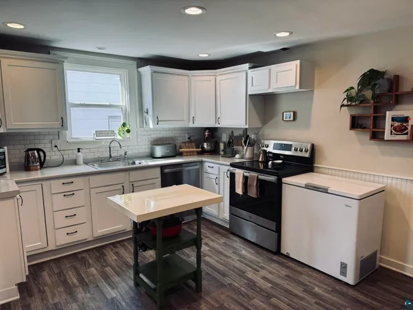 $199,900 | 819 5th Avenue, Two Harbors, MN 55616
