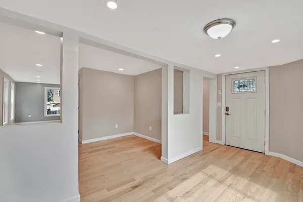 $474,900 | 43 1/2 6th Avenue, Haverhill, MA 01830