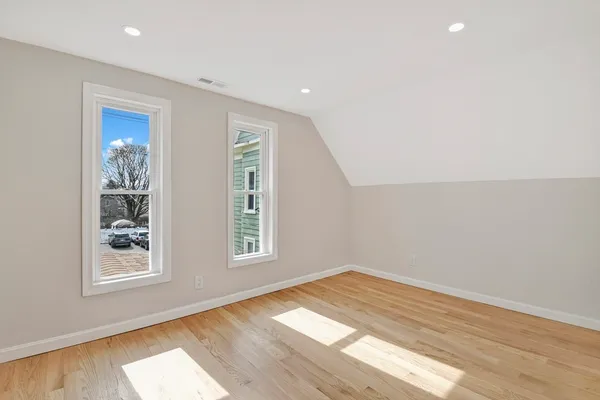 $474,900 | 43 1/2 6th Avenue, Haverhill, MA 01830