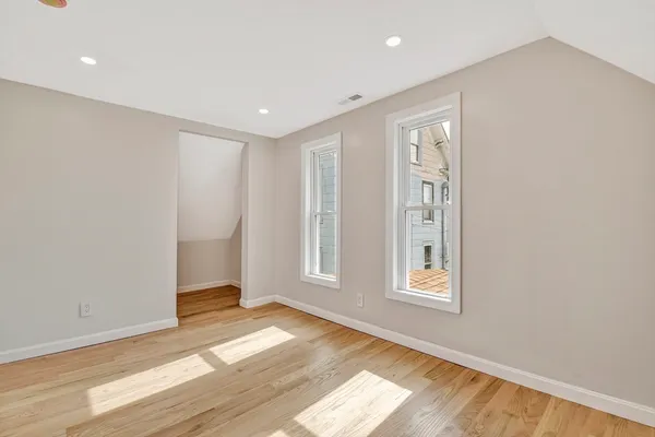 $474,900 | 43 1/2 6th Avenue, Haverhill, MA 01830