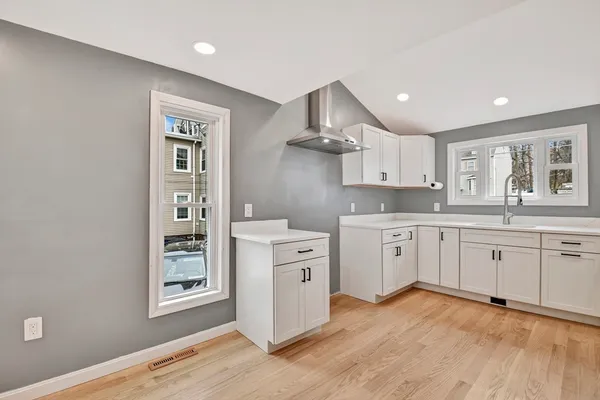 $474,900 | 43 1/2 6th Avenue, Haverhill, MA 01830