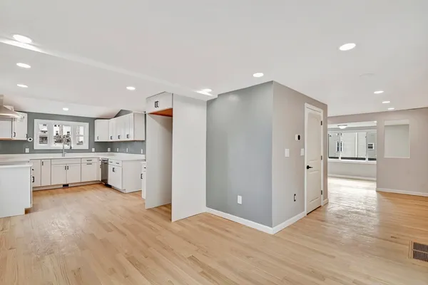 $474,900 | 43 1/2 6th Avenue, Haverhill, MA 01830