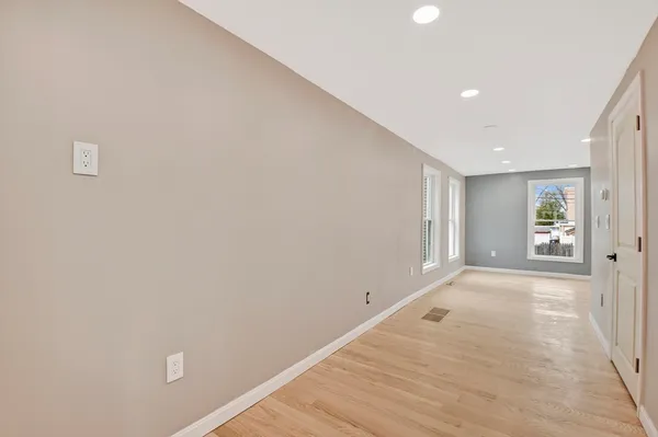 $474,900 | 43 1/2 6th Avenue, Haverhill, MA 01830