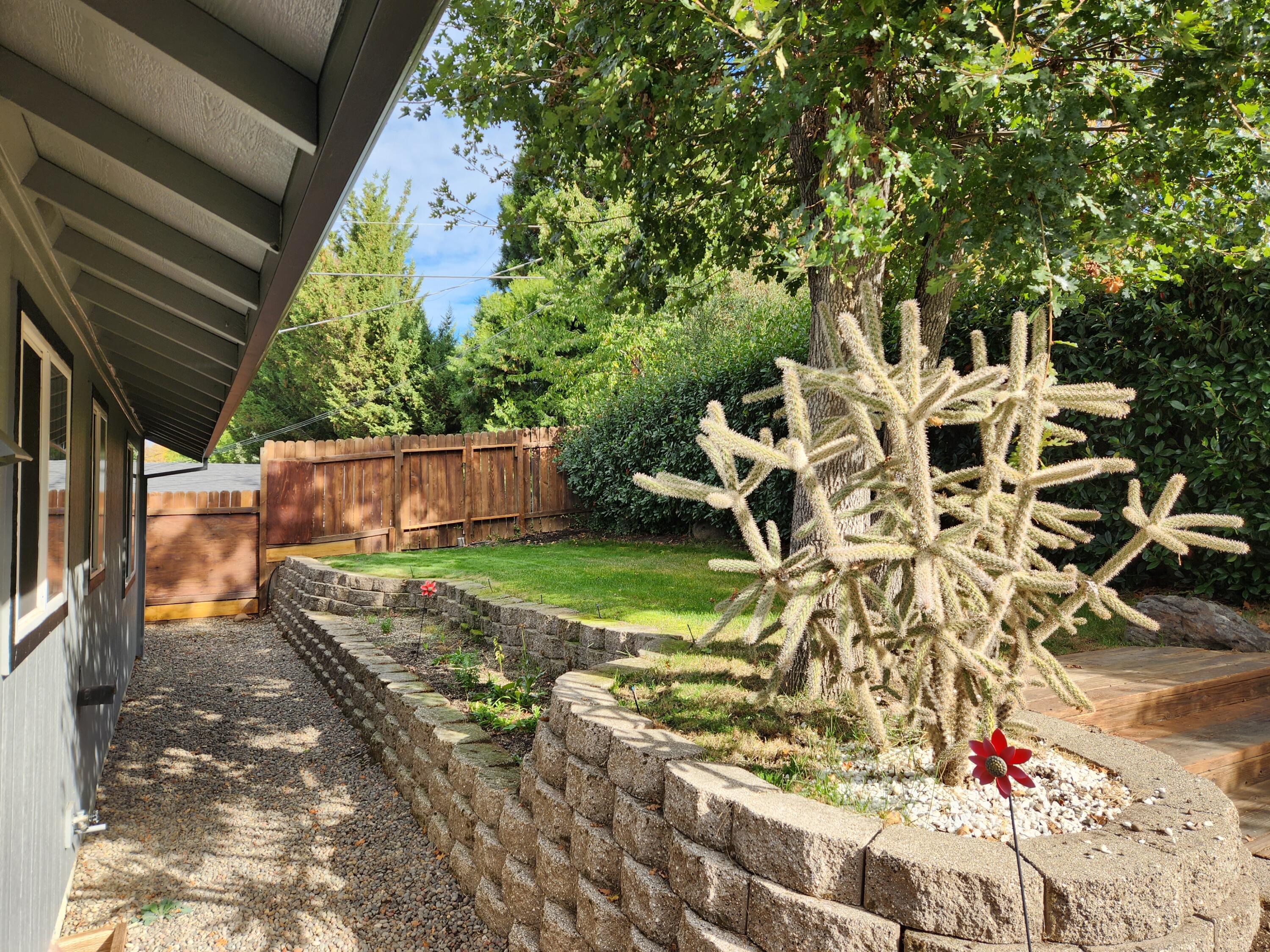 757 Talbot Street Eagle Point, OR 97524 - Photo 22 of 28 Gallery Image 22