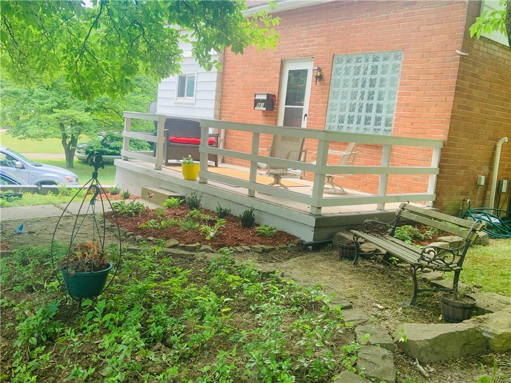 981 Braddock Road Pittsburgh, PA 15221 - Photo 3 of 18