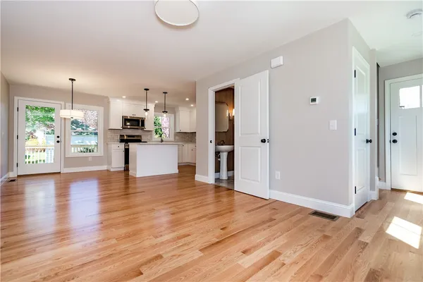 $3,900 | 83 Cadora Avenue, Warwick, RI 02886