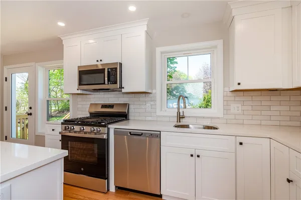 $3,900 | 83 Cadora Avenue, Warwick, RI 02886