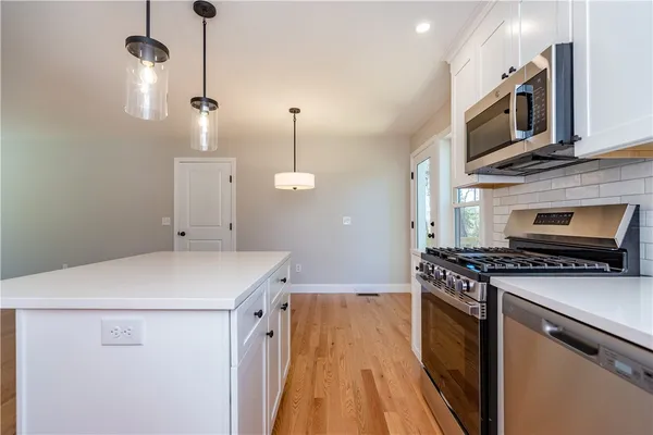 $3,900 | 83 Cadora Avenue, Warwick, RI 02886