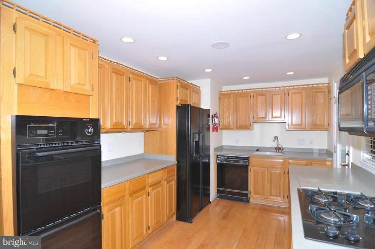 8230 Frye Road Alexandria, VA 22309 - Photo 2 of 30 Kitchen