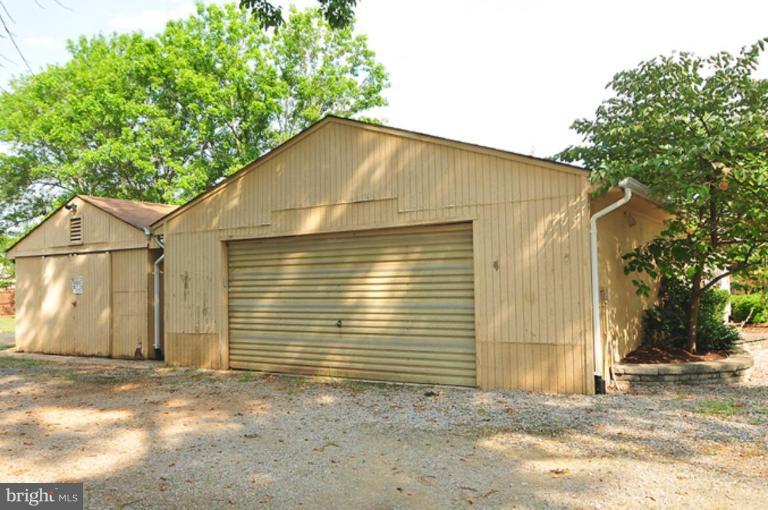 8230 Frye Road Alexandria, VA 22309 - Photo 14 of 30 Garage 2