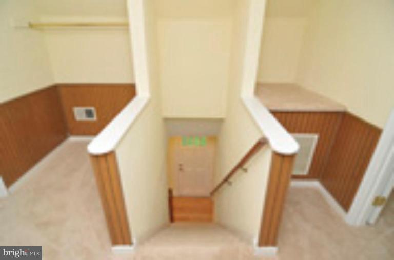 8230 Frye Road Alexandria, VA 22309 - Photo 29 of 30 Hallway