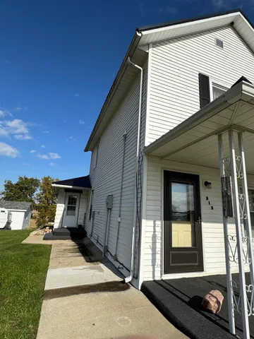 $157,000 | 313 East 1st Avenue, Delavan, WI 53115