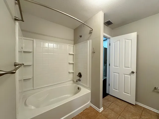 $3,400 | 3003 Burning Oak Drive, Austin, TX 78704