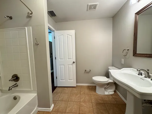 $3,400 | 3003 Burning Oak Drive, Austin, TX 78704