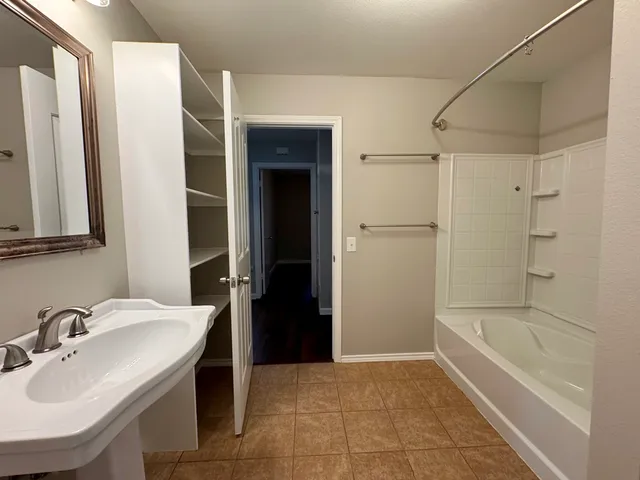 $3,400 | 3003 Burning Oak Drive, Austin, TX 78704