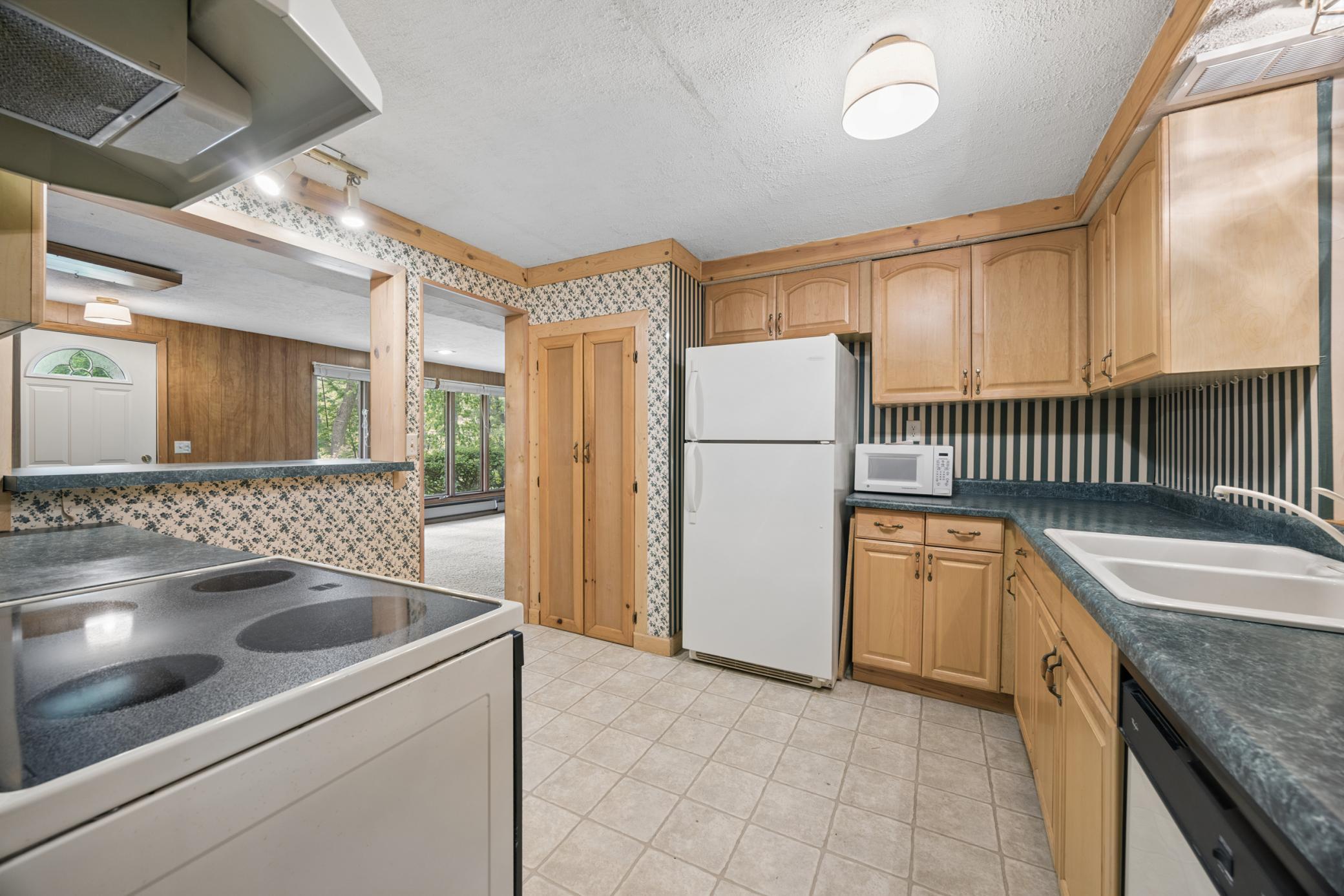290 Rice Creek Boulevard Northeast Fridley, MN 55432 - Photo 19 of 26