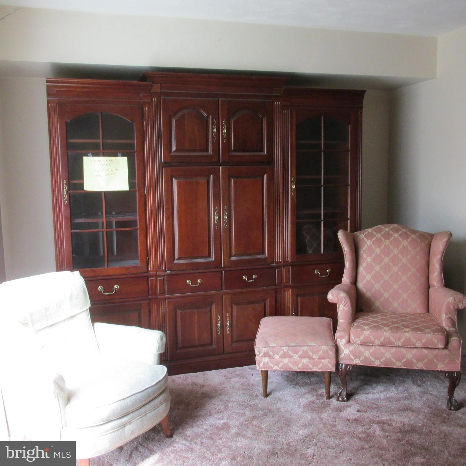 1606 Devers Road York, PA 17404 - Photo 13 of 19 Living Room