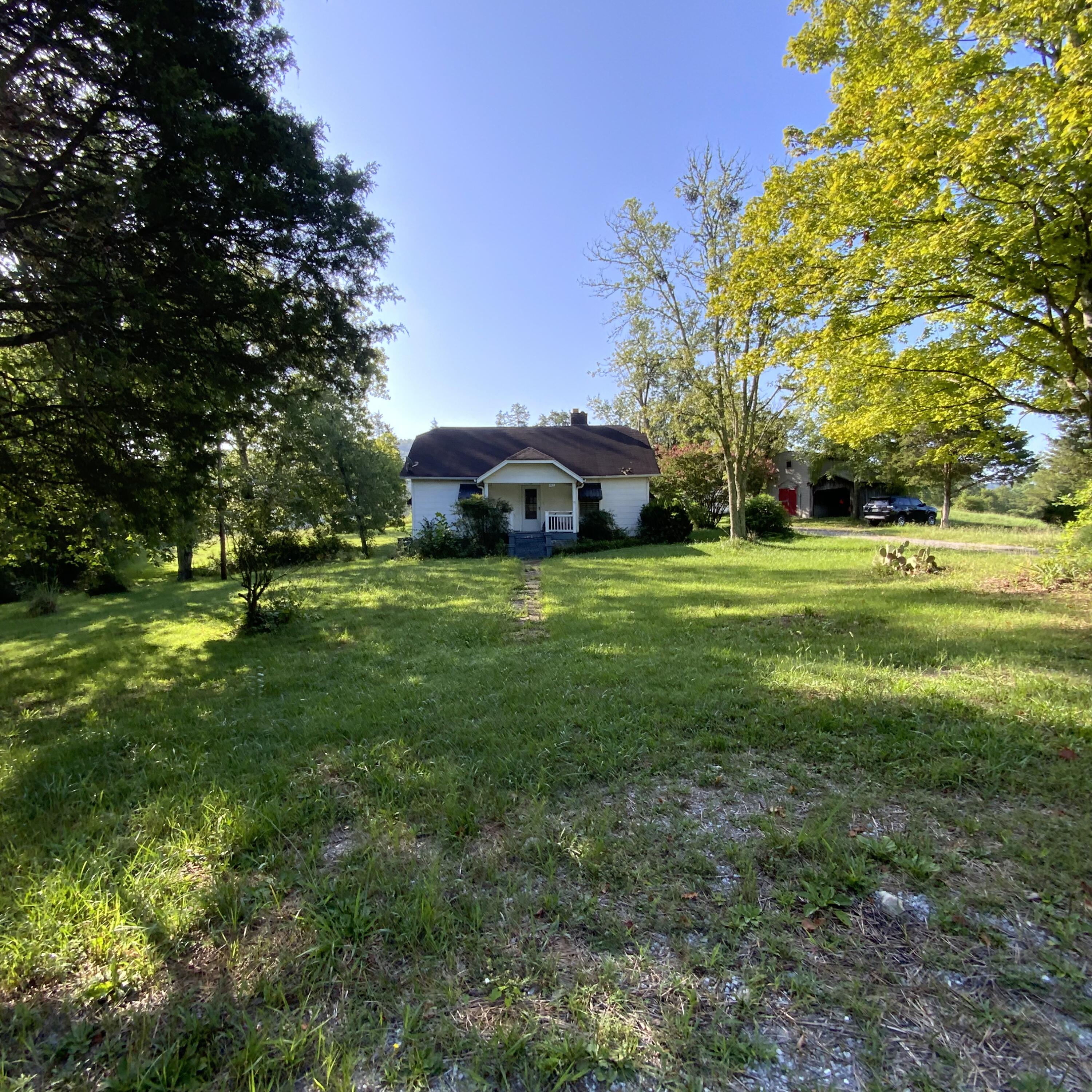 446 Mountain Road Clinton, TN 37716 - Photo 2 of 34 E076B795-C9CD-4878-9C4F-92ADF7D91F89