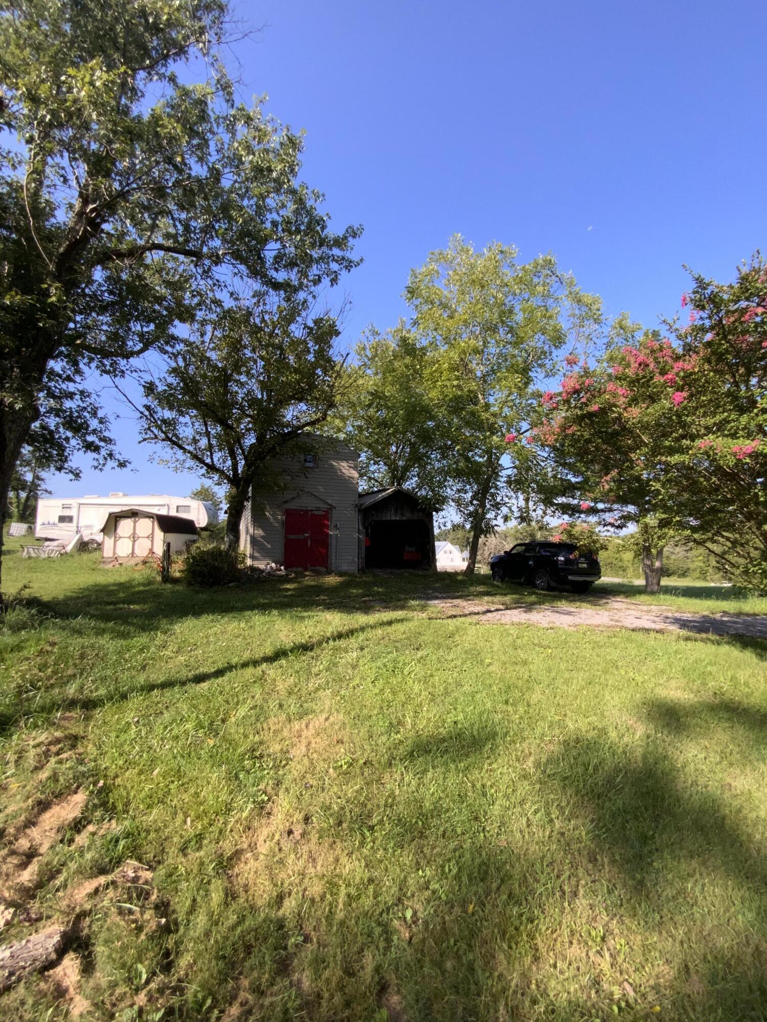 446 Mountain Road Clinton, TN 37716 - Photo 14 of 34 651BF697-4E87-4642-8FD7-C2440C8BE906