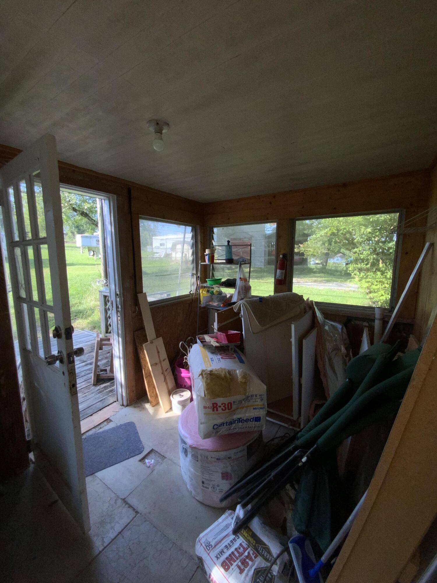 446 Mountain Road Clinton, TN 37716 - Photo 19 of 34 26BC1C2E-7980-4660-9A58-1DFA32261B95