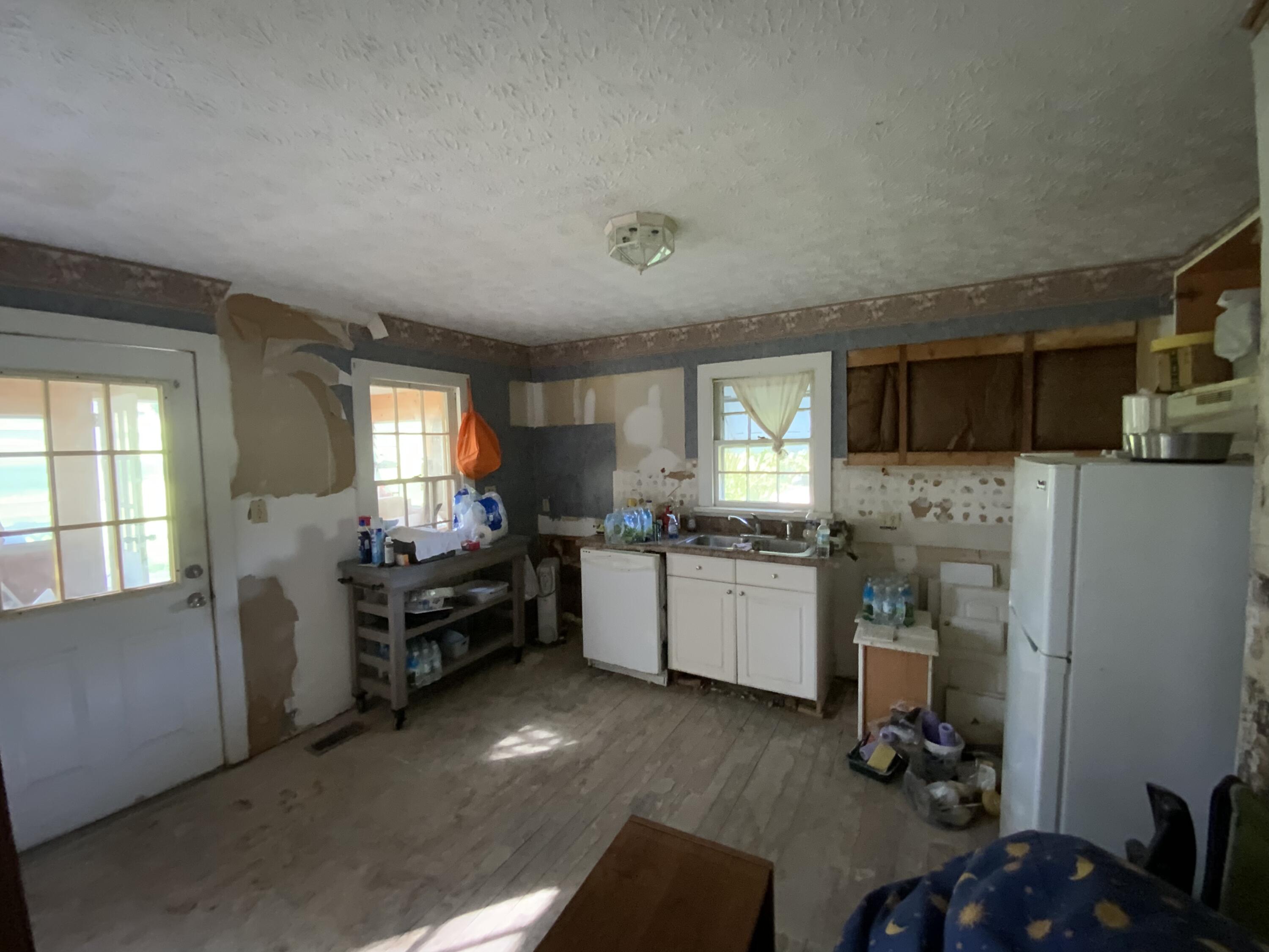 446 Mountain Road Clinton, TN 37716 - Photo 23 of 34 A0868862-8996-42ED-8819-4B6D3489146D